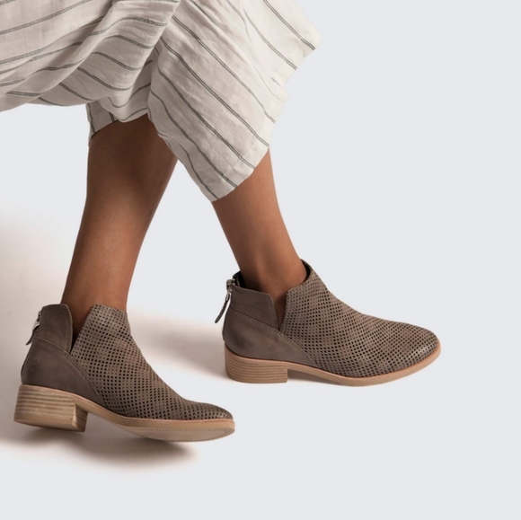 🆕LAST PAIR! 🌿DOLCE VITA LEATHER BOOTIES🌿 - Picture 3 of 8